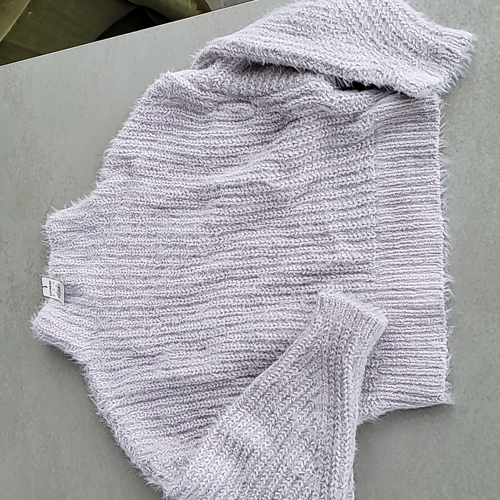 Nwt slouchy soft fluffy grey sweater express
